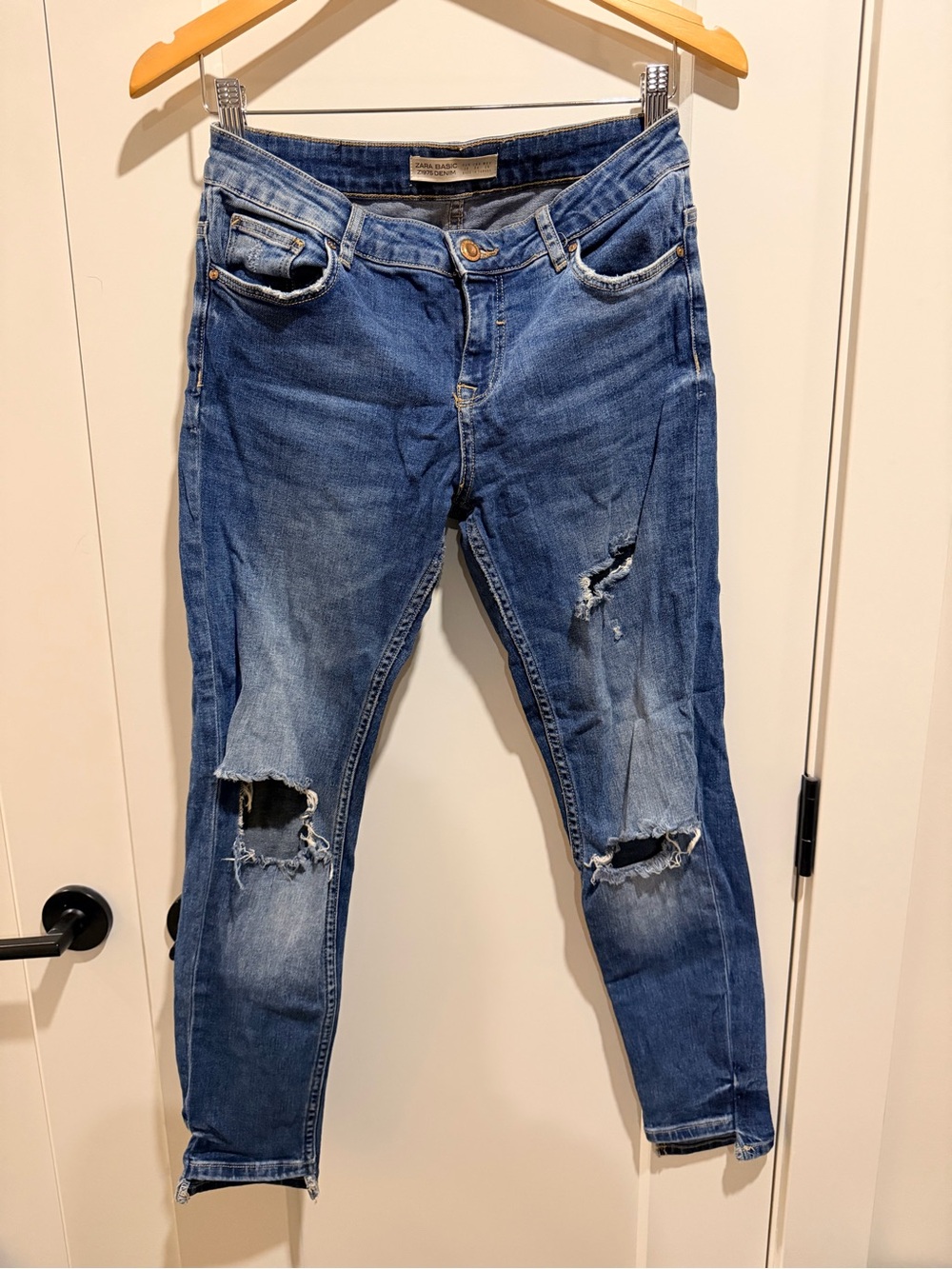 Zara Basic Distressed Blue Skinny Ankle-Cut Jeans
